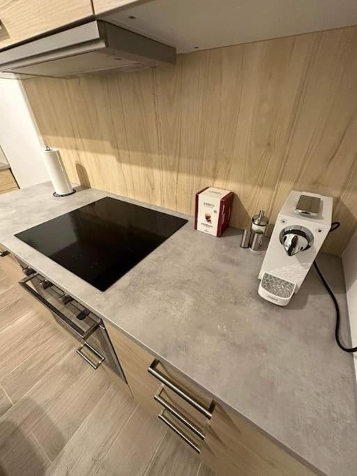 Ferienwohnung Direkt Bei U1 Wien Exterior foto